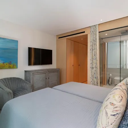 Savoy Insular Iv By An Island Apart Apartment